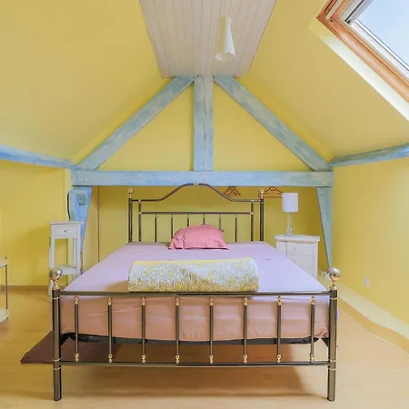 4 Bedroom In Attin La Paix-faite Neuville-sous-Montreuil
